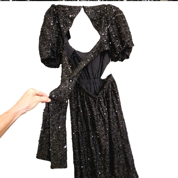 Elliatt Aubree Black Sequined Square Neck Knit Puffed Sleeve Cut Out Midi Dress - Picture 5 of 17